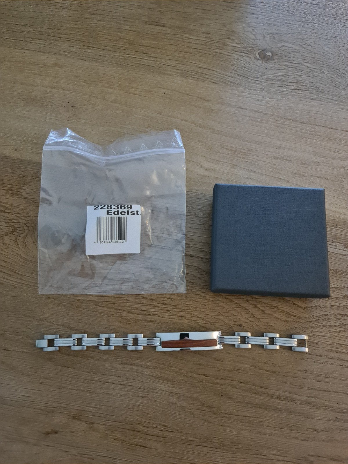 Stalen armband met houten inleg en geschenkdoosje - 21 cm., Ophalen of Verzenden, Nieuw, Zilver, Staal