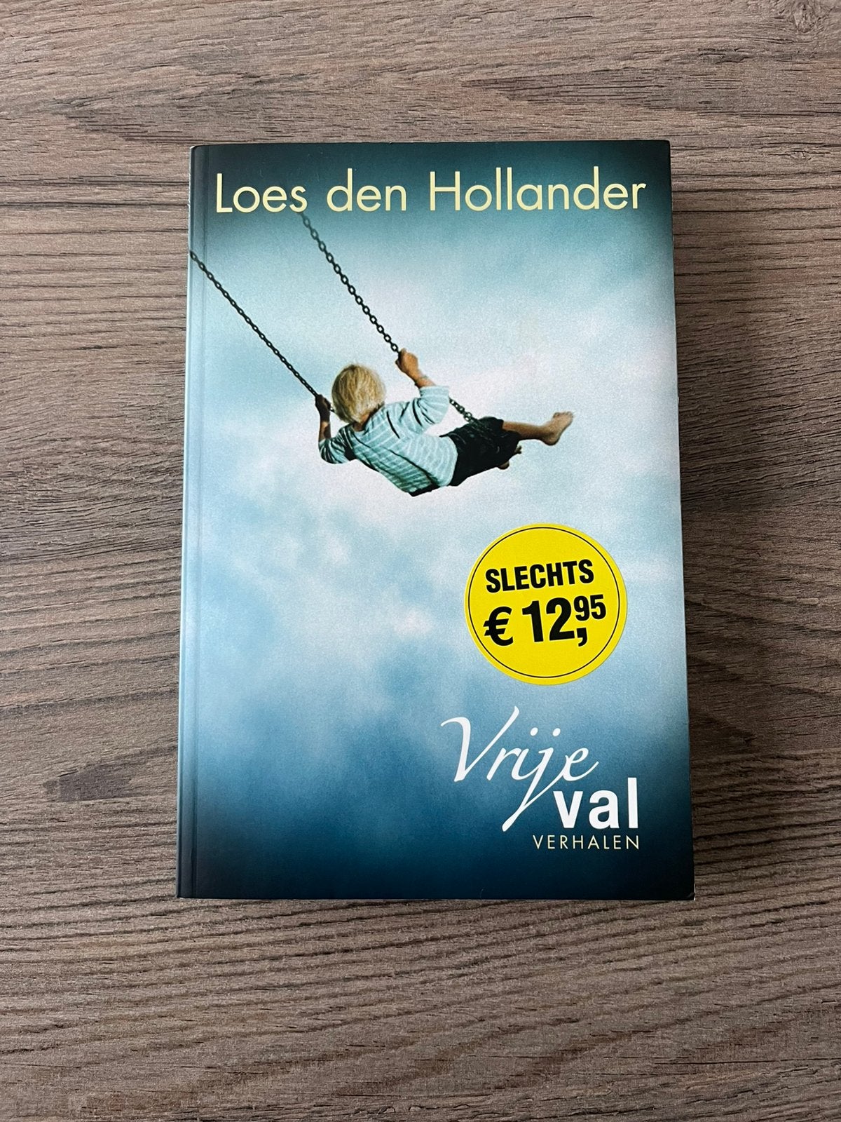 Loes den Hollander - Vrije val, Ophalen of Verzenden, Zo goed als nieuw, Loes den Hollander