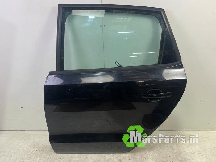 Portier 4Deurs links-achter van een Volkswagen Polo (LC9X)