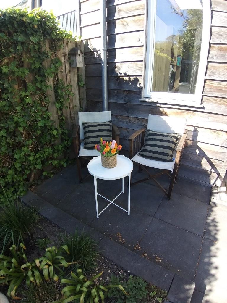 Tuinstoelen, regisseursstoelen 2x, + gratis tafeltje, Ophalen of Verzenden, Gebruikt, Kunststof