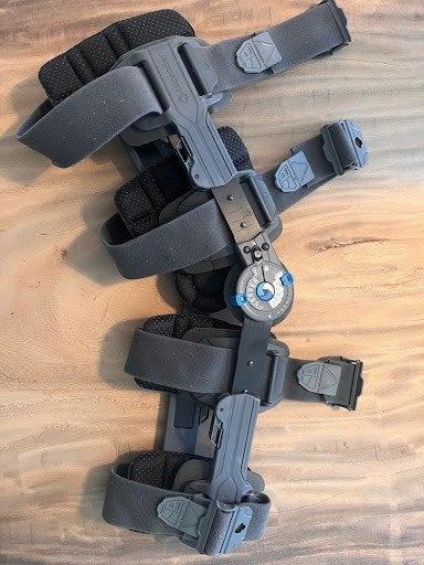 Ascender Telescopische Kniebrace / ROM Brace (Verstelbaar), Diversen, Braces, Ophalen of Verzenden, Zo goed als nieuw