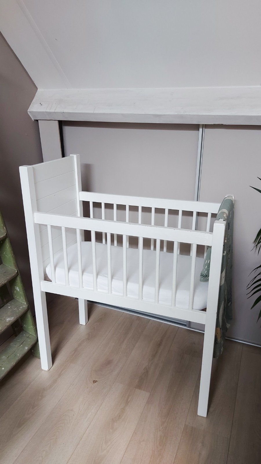 Witte hoge Wieg met Matrasje, Kinderen en Baby's, Babywiegjes en Ledikanten, Ophalen, Gebruikt, Wieg