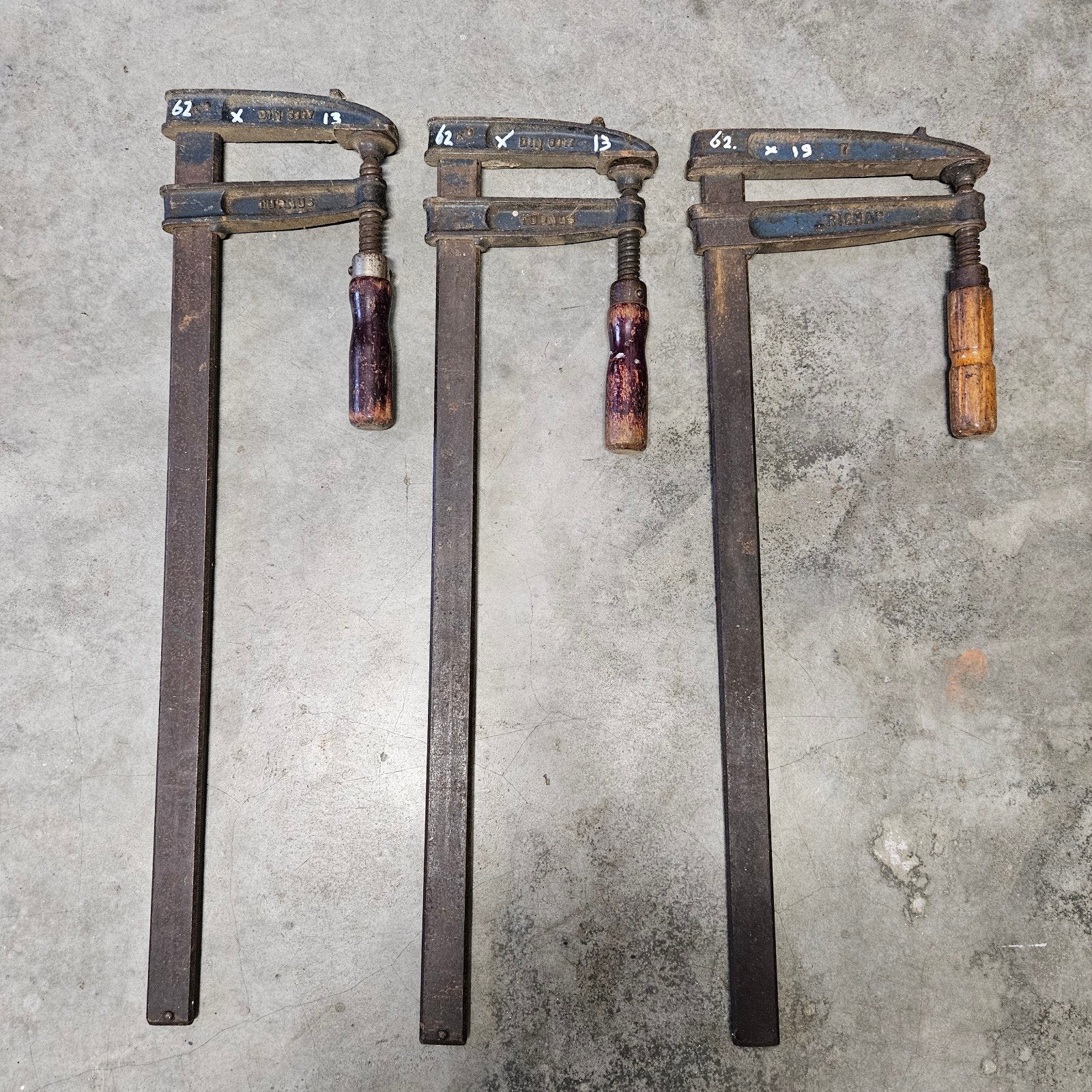 Set van 3 vintage lijmklemmen - Turnus en Richter, Ophalen, Gebruikt, Klem, Overige merken