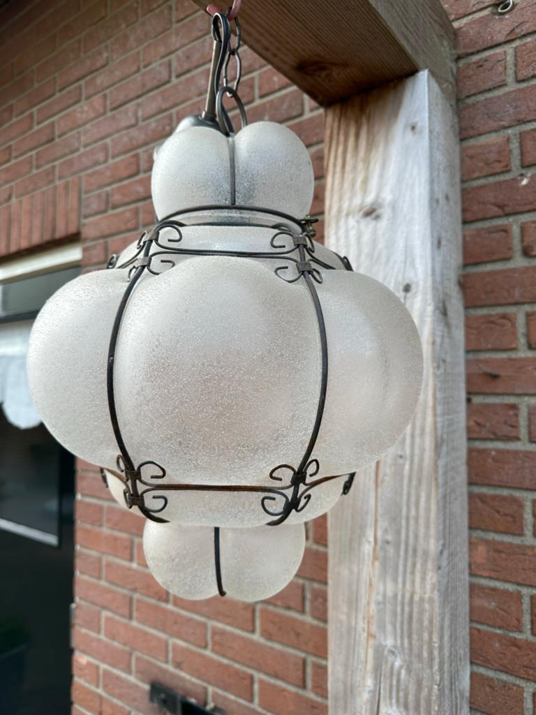 2 matte Venetiaanse hanglampen - 45 en 60 cm hoog, Ophalen, Gebruikt, Glas