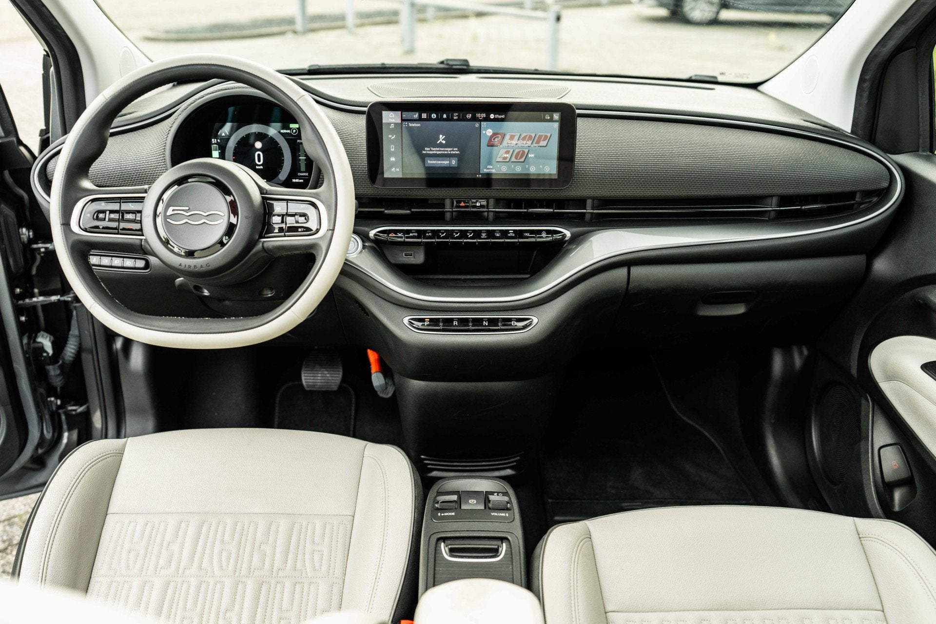 Fiat 500C La Prima 42 kWh | ACC | Apple Carplay/Android Auto, Auto's, 4 stoelen, Zilver of Grijs, Te koop, 42 kWh