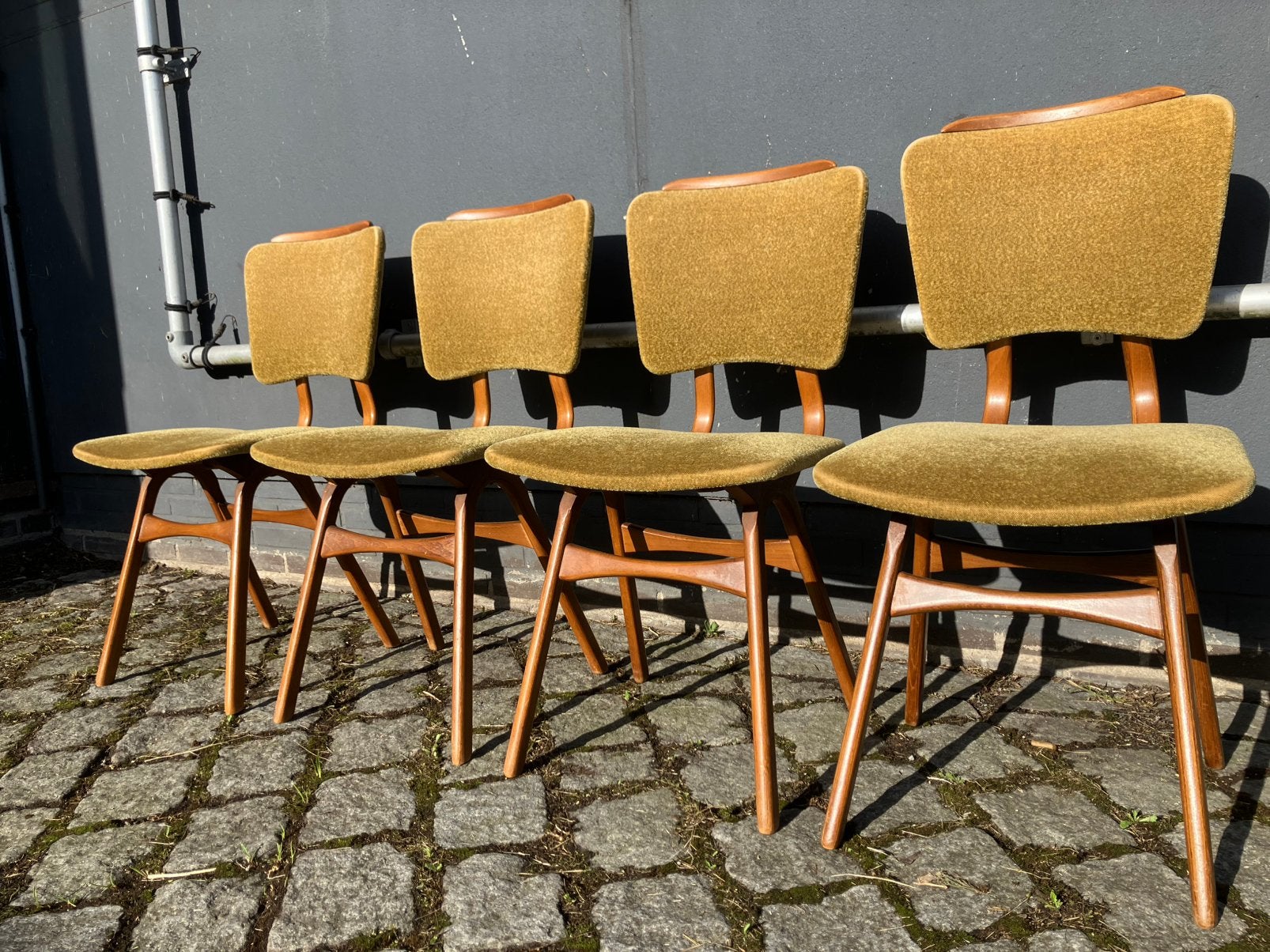 4 vintage jaren 60 stoelen., Ophalen of Verzenden, Zo goed als nieuw, Bruin, Stof