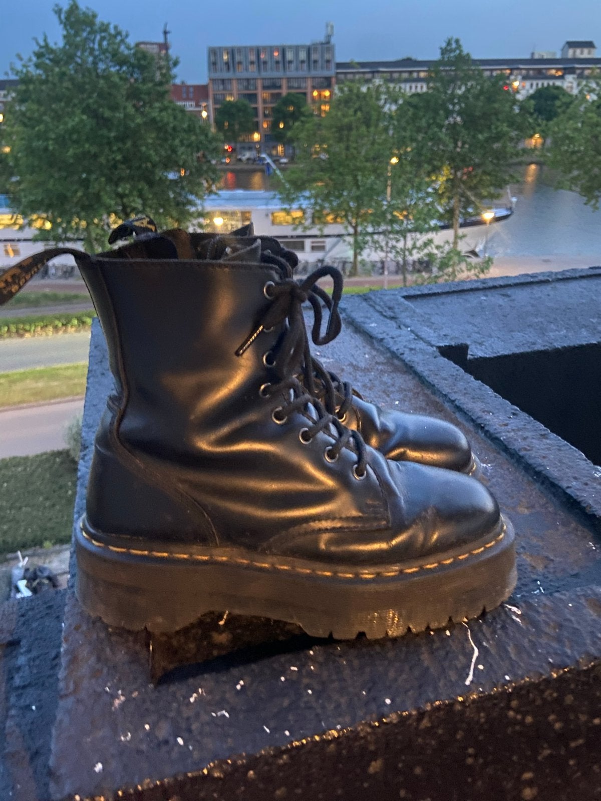Dr. Martens platform laarzen, Ophalen of Verzenden, Gedragen, Zwart, Lage of Enkellaarzen