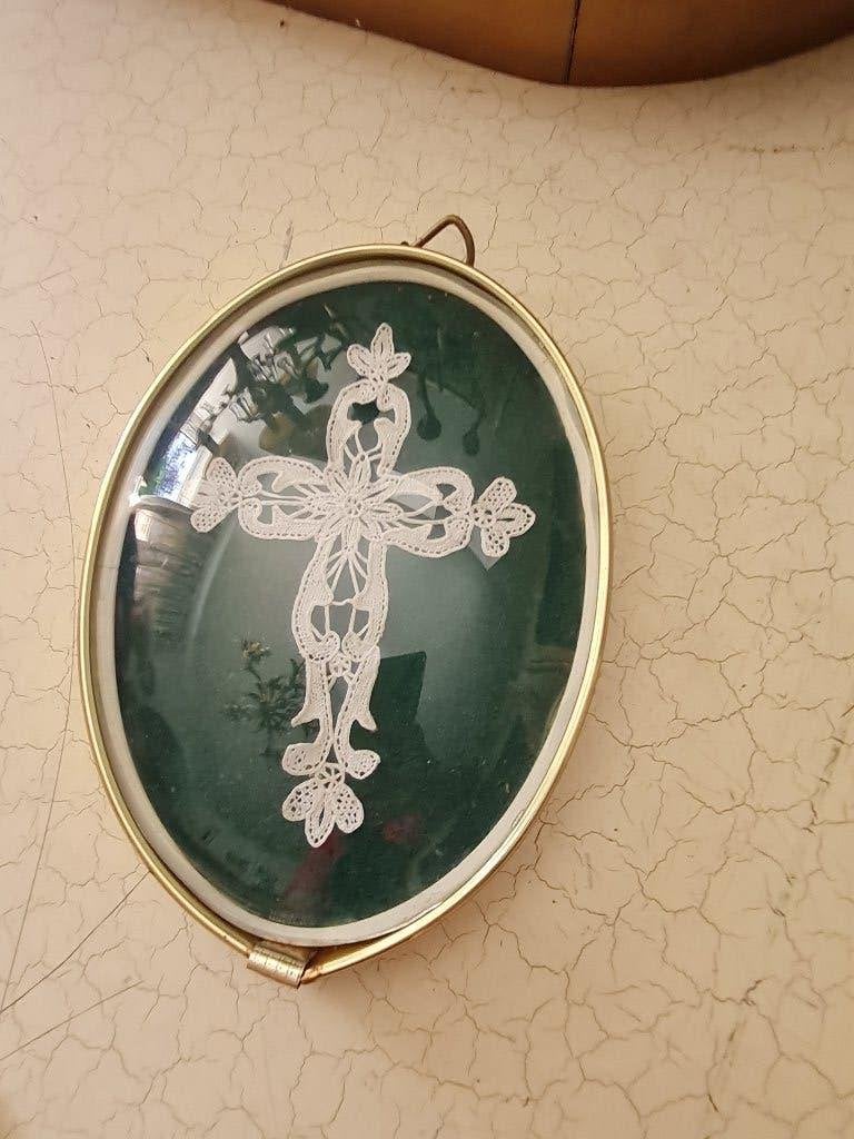 Vintage lijstje met bol glas, Antiek en Kunst, Curiosa en Brocante, Ophalen of Verzenden