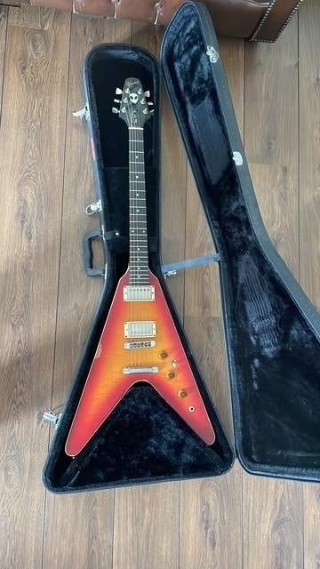1981 gibson Flying V ex Martin MC Carrick Therapy?, Muziek en Instrumenten, Snaarinstrumenten | Gitaren | Elektrisch, Ophalen of Verzenden