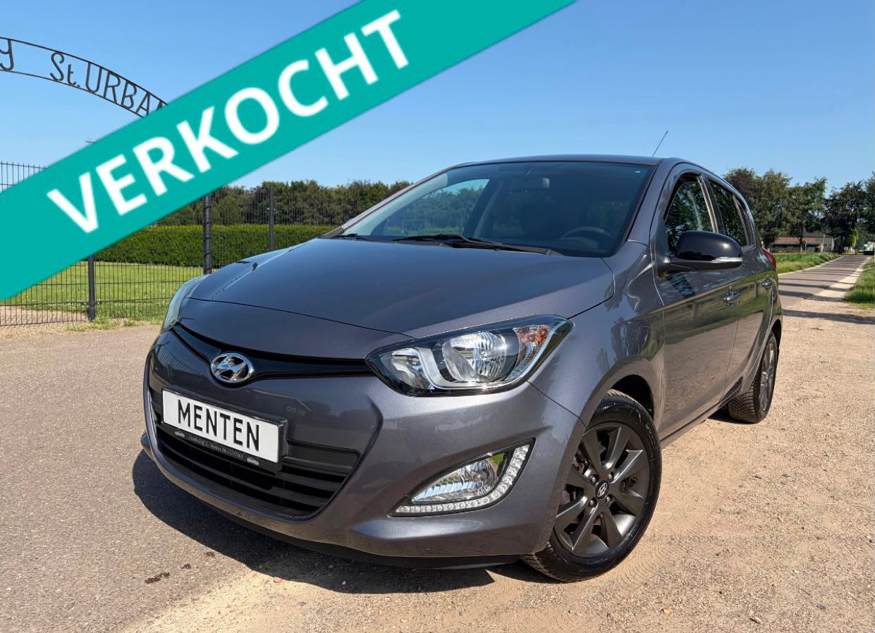Hyundai i20 1.2 I  airco, Auto's, Euro 5, Zwart, 4 cilinders, Bluetooth