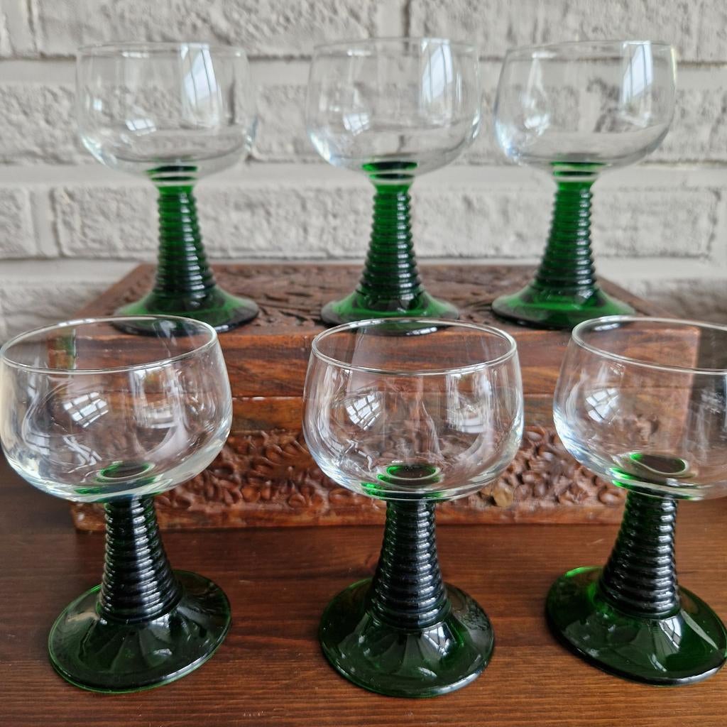 6 France Roemer MOEZEL GLAZEN op Groene Voet - puntgaaf, Verzamelen, Glas en Borrelglaasjes, Ophalen of Verzenden, Zo goed als nieuw