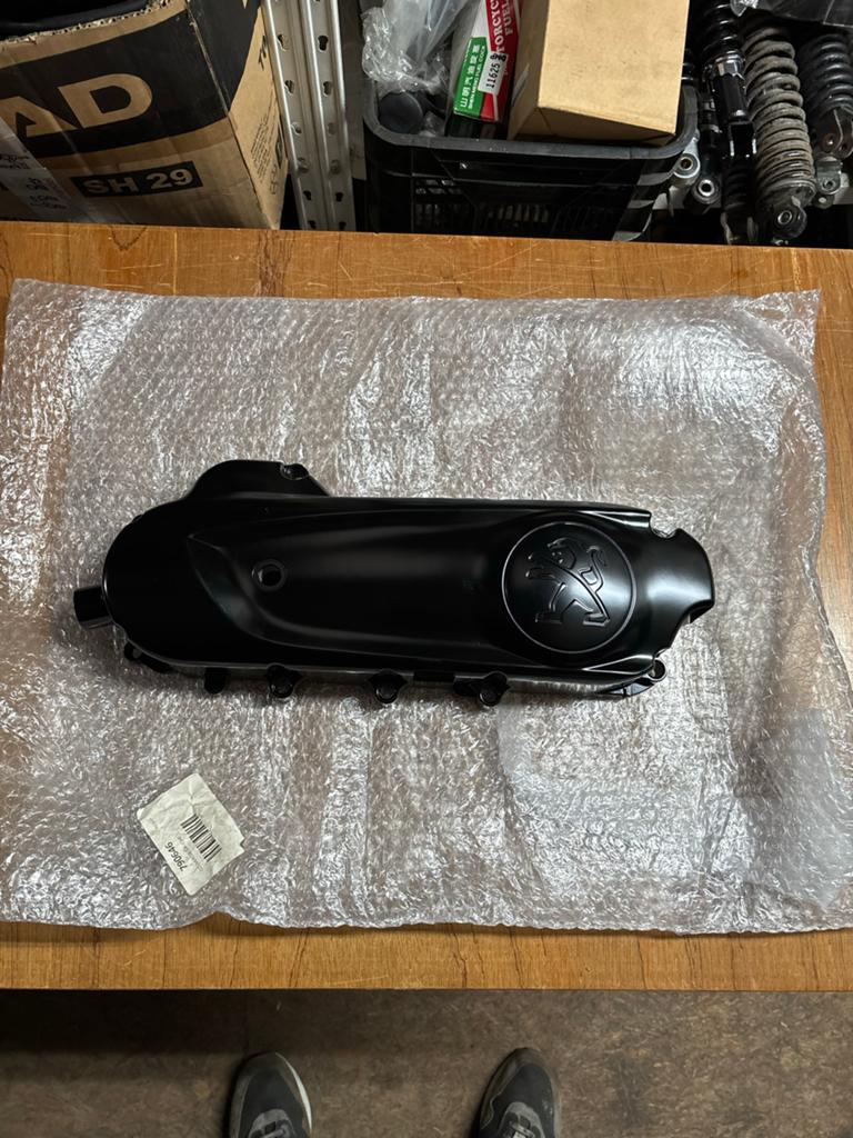 Peugeot Kisbee Carterkap Nieuw Origineel, Fietsen en Brommers, Brommeronderdelen | Scooters, Ophalen of Verzenden, Nieuw, Kap