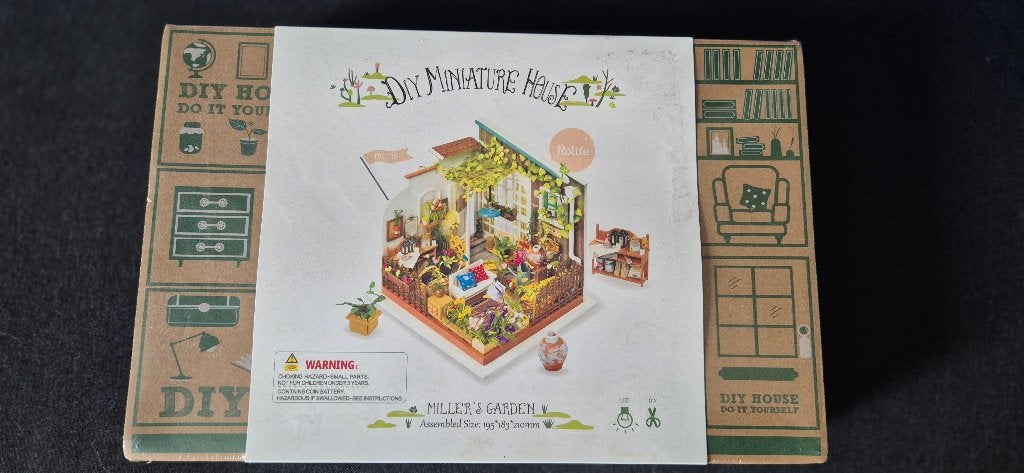 Miniatuur huisje, Nieuw, Meerkleurig, Overige materialen, Knutselwerk