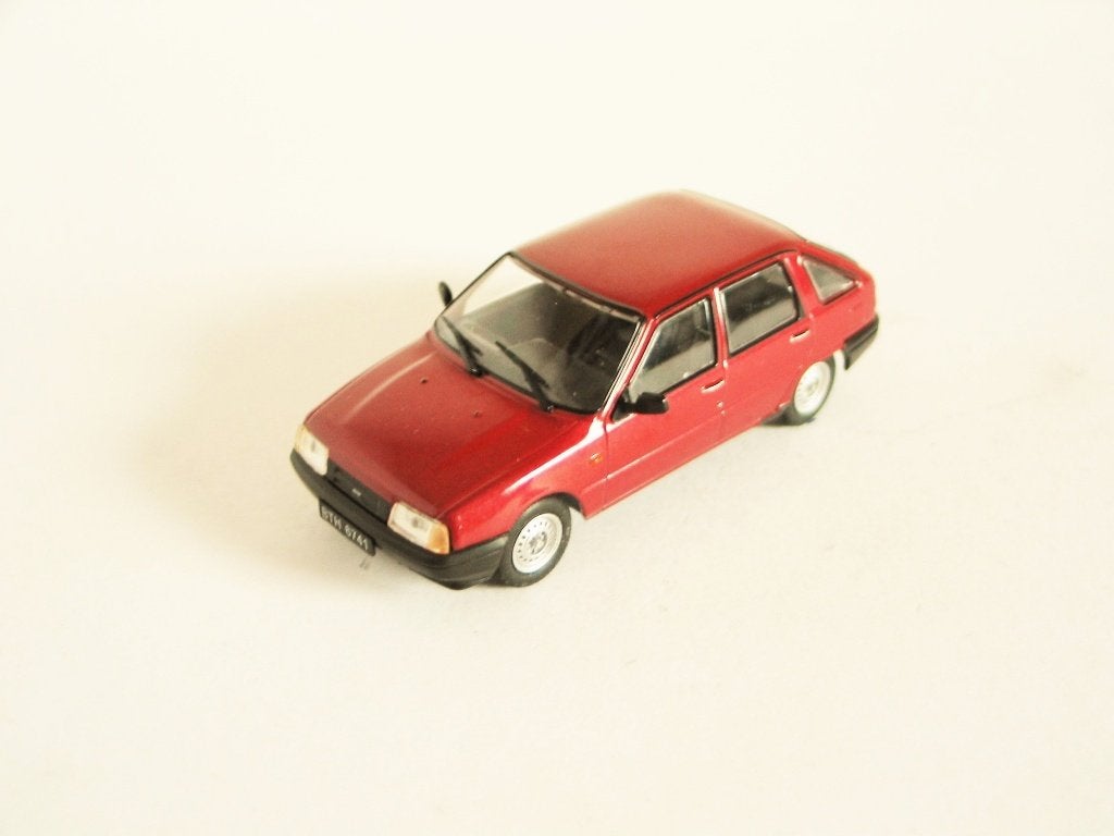 1/43 - M Atlas IZ 2126 rood, Ophalen of Verzenden, Nieuw, Auto, Overige merken