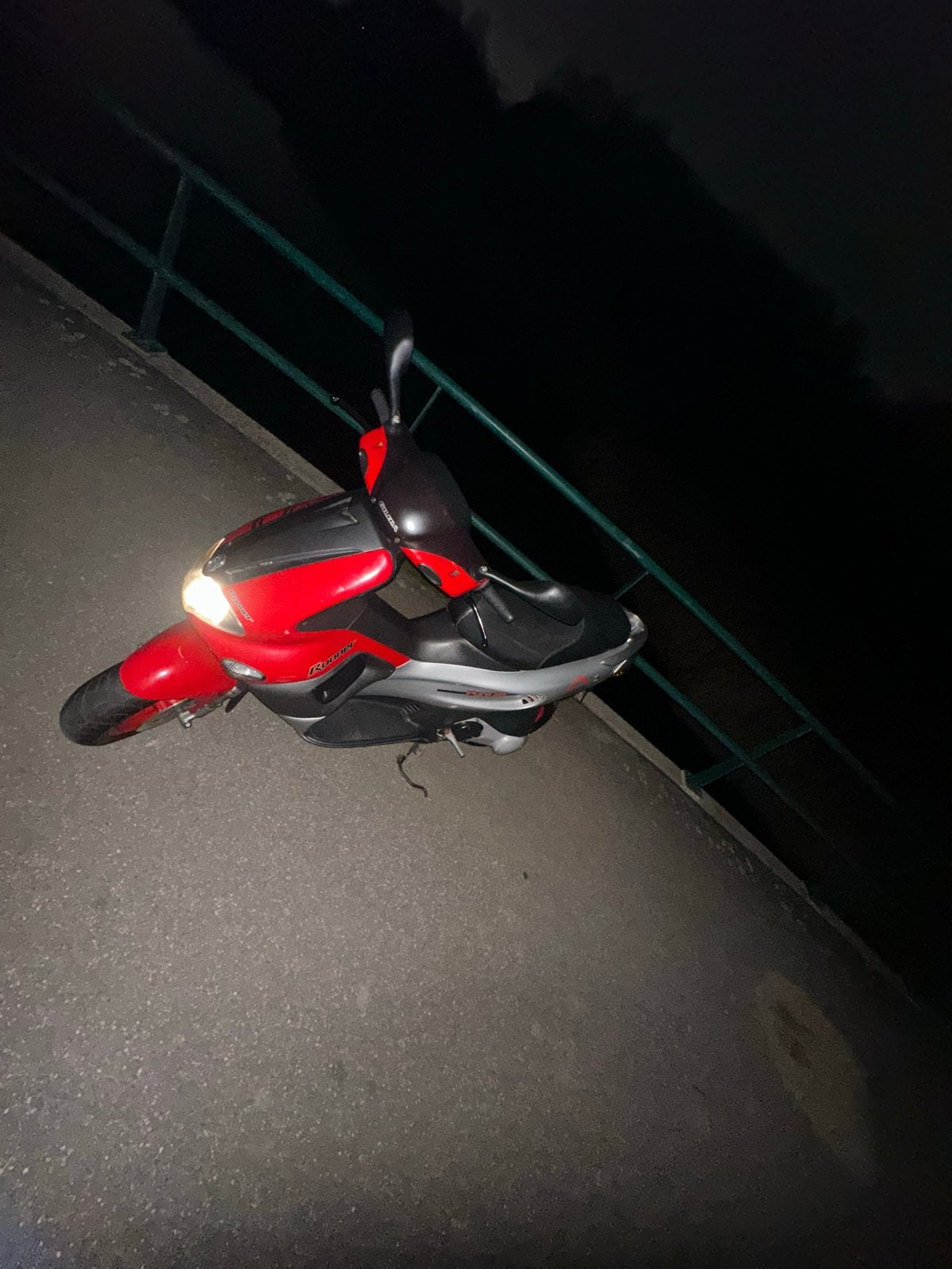 Gilera Runner Scooter - Rood/Zilver, Fietsen en Brommers, Ophalen, Gebruikt, Tweetakt, Gilera