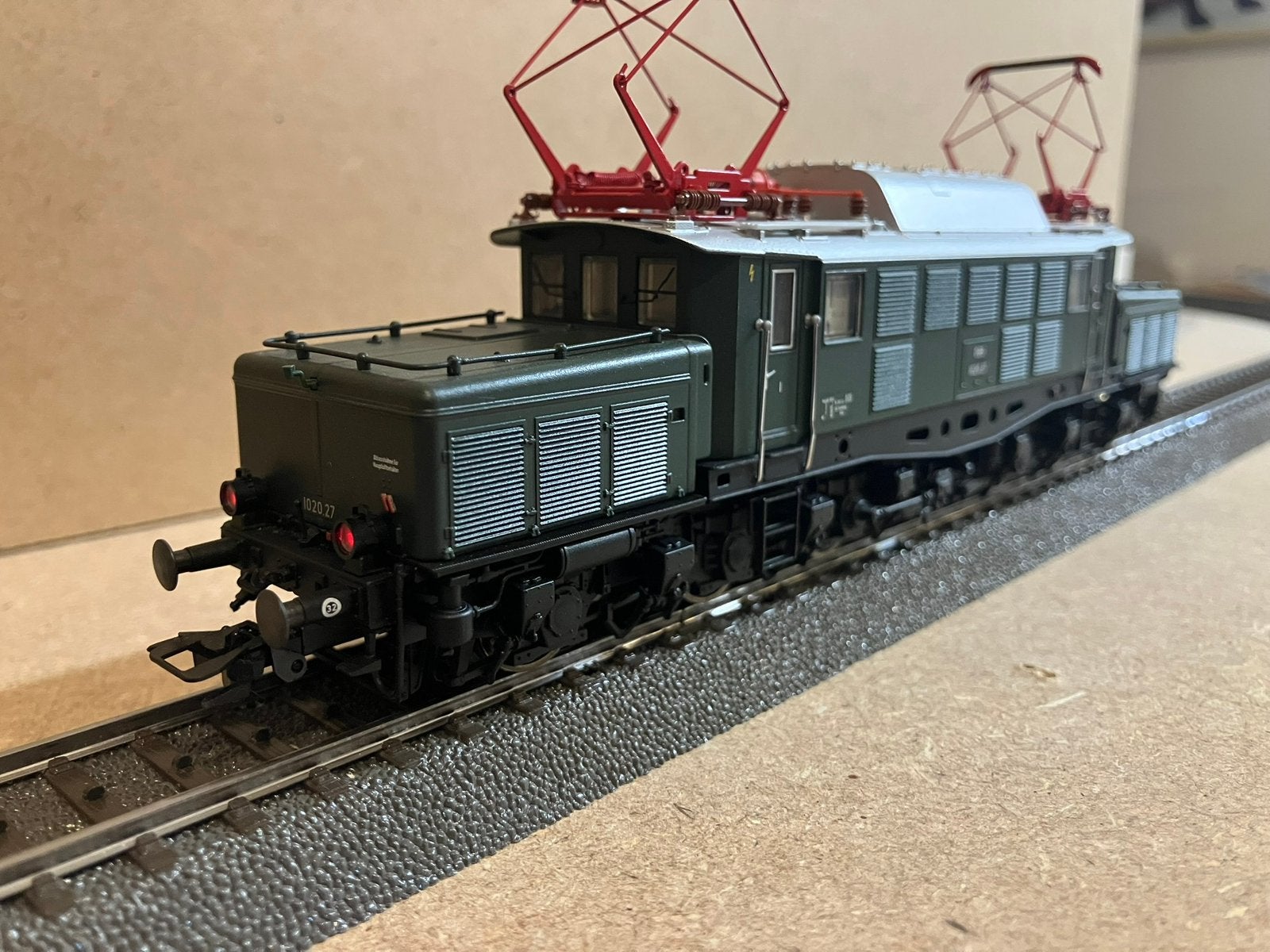 Marklin HO E lock 1020 OBB met 6 goederen wagons, Wisselstroom, Treinset, Ophalen of Verzenden, Zo goed als nieuw