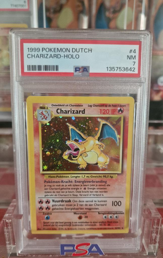 Pokémon - 1 Graded card - Charizard #4 Foil - PSA 7 - WOTC, Verzenden, Nieuw, Losse kaart, Foil