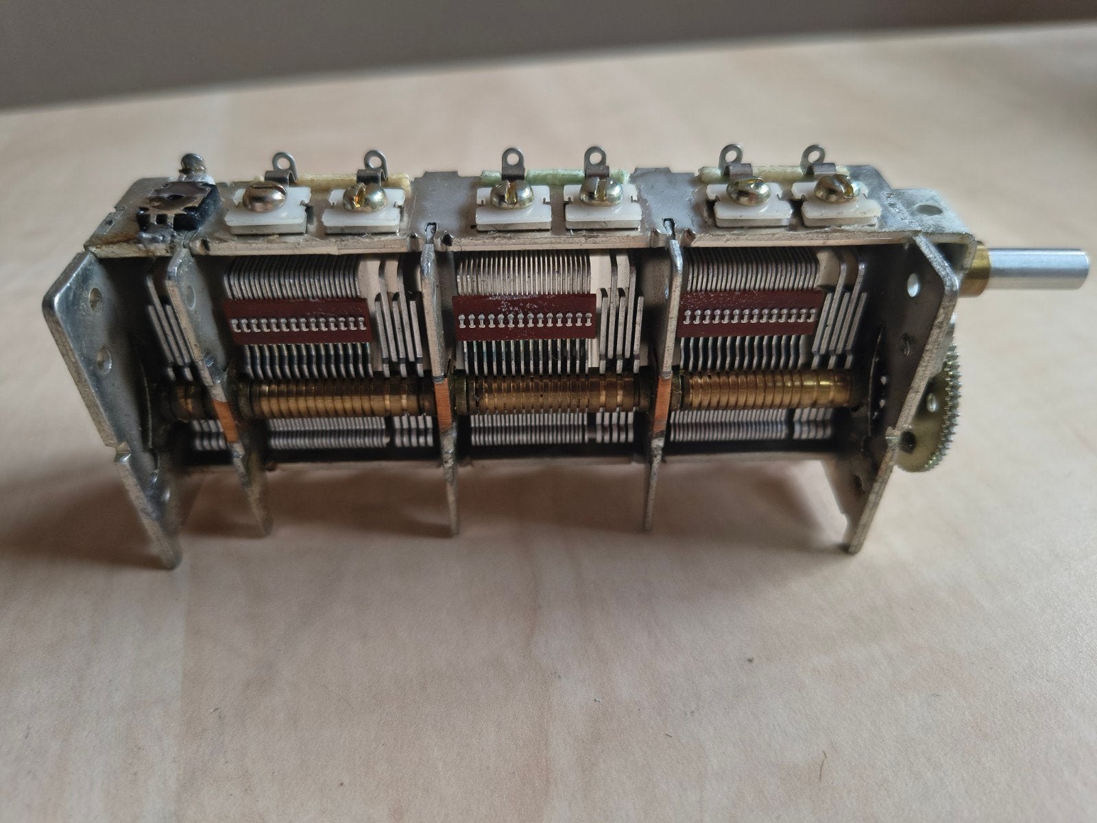 Nieuwe 7-voudige variabele condensator, Hobby en Vrije tijd, Elektronica-componenten, Ophalen of Verzenden, Nieuw