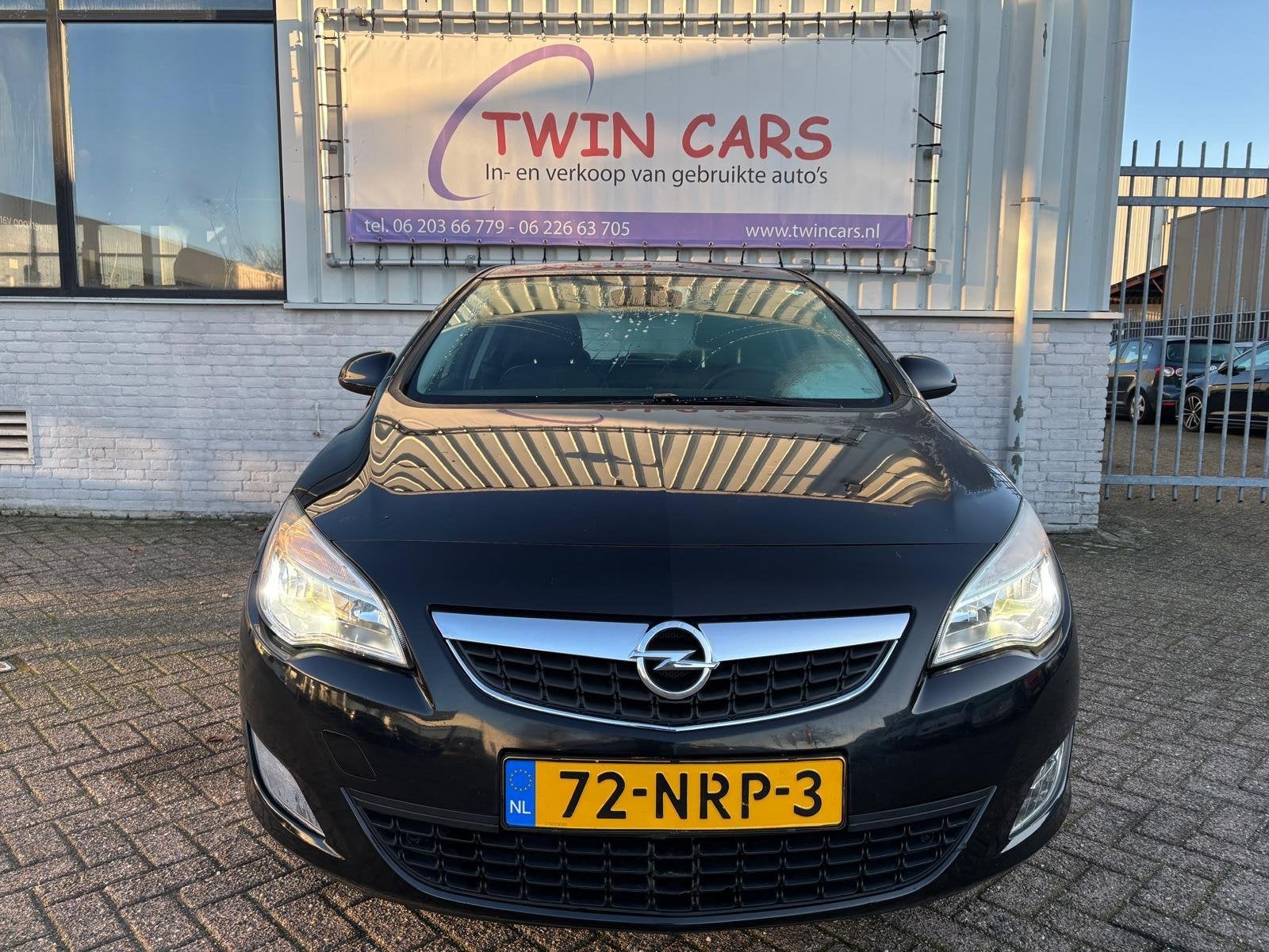 Opel Astra 1.6 Cosmo 5drs automaatbak is defect, Auto's, Opel, Euro 5, 680 kg, 4 cilinders, 116 pk
