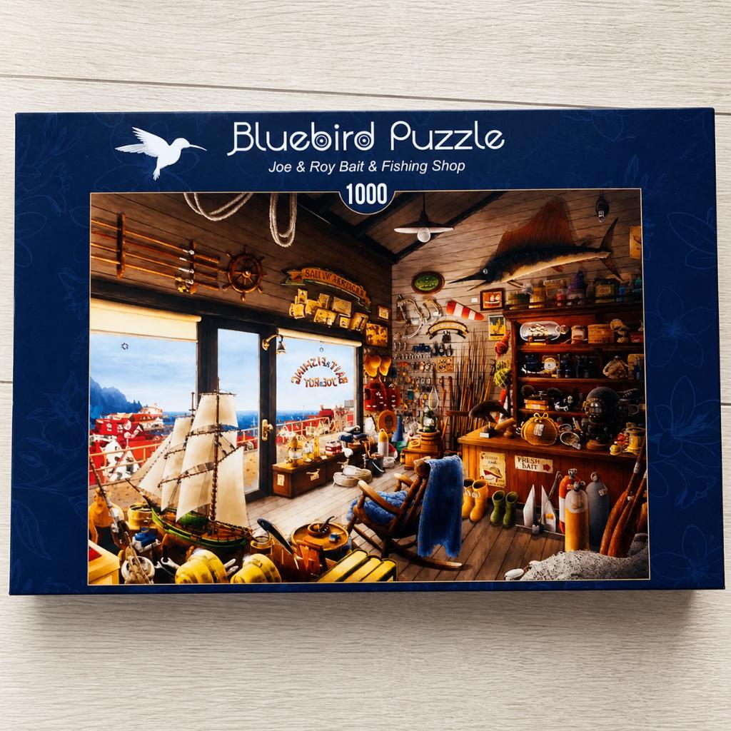 Nostalgische Blue Bird puzzel 1000 stukjes The Fishing Shop, Ophalen of Verzenden, 500 t/m 1500 stukjes, Zo goed als nieuw, Legpuzzel