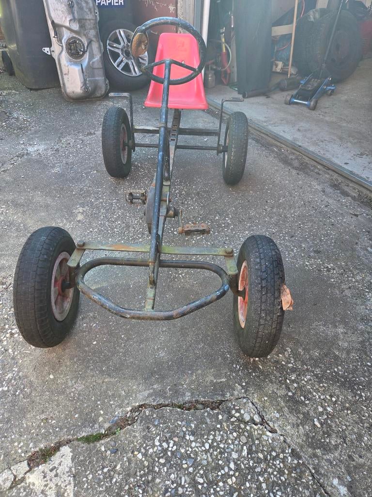 Robuuste skelter met rode zitting, Ophalen, Gebruikt, Overige merken