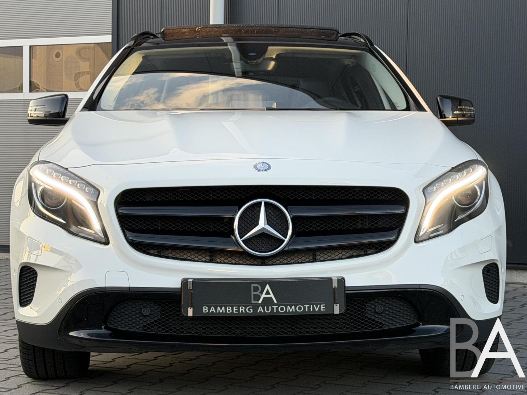 Mercedes GLA-klasse 180|carplay|pano|trekhaak, Auto's, Gebruikt, Euro 6, 4 cilinders, 1595 cc