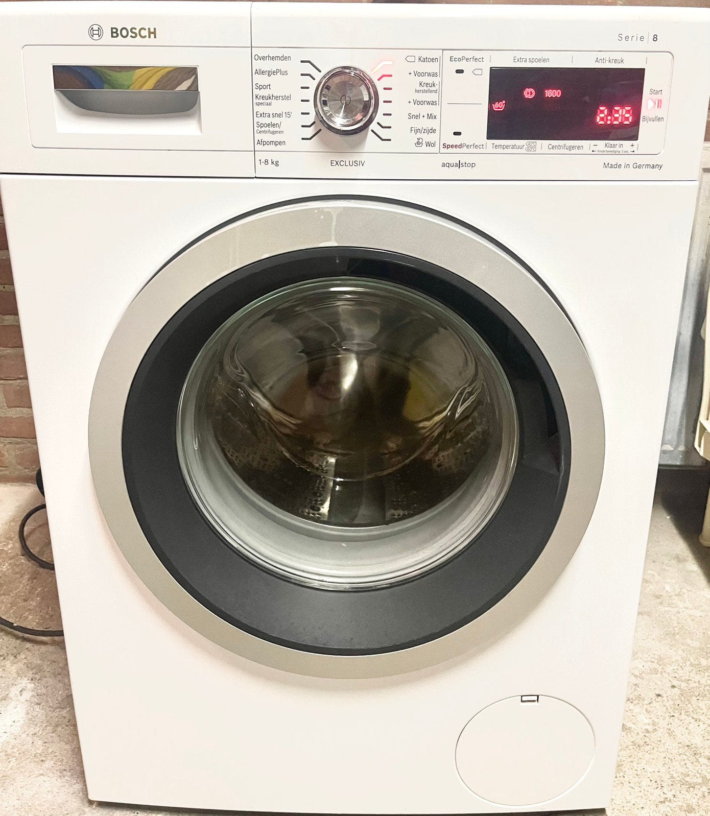 Foto 3 van Mooie & Nette Bosch Home Wasmachine 8KG top staat A+++