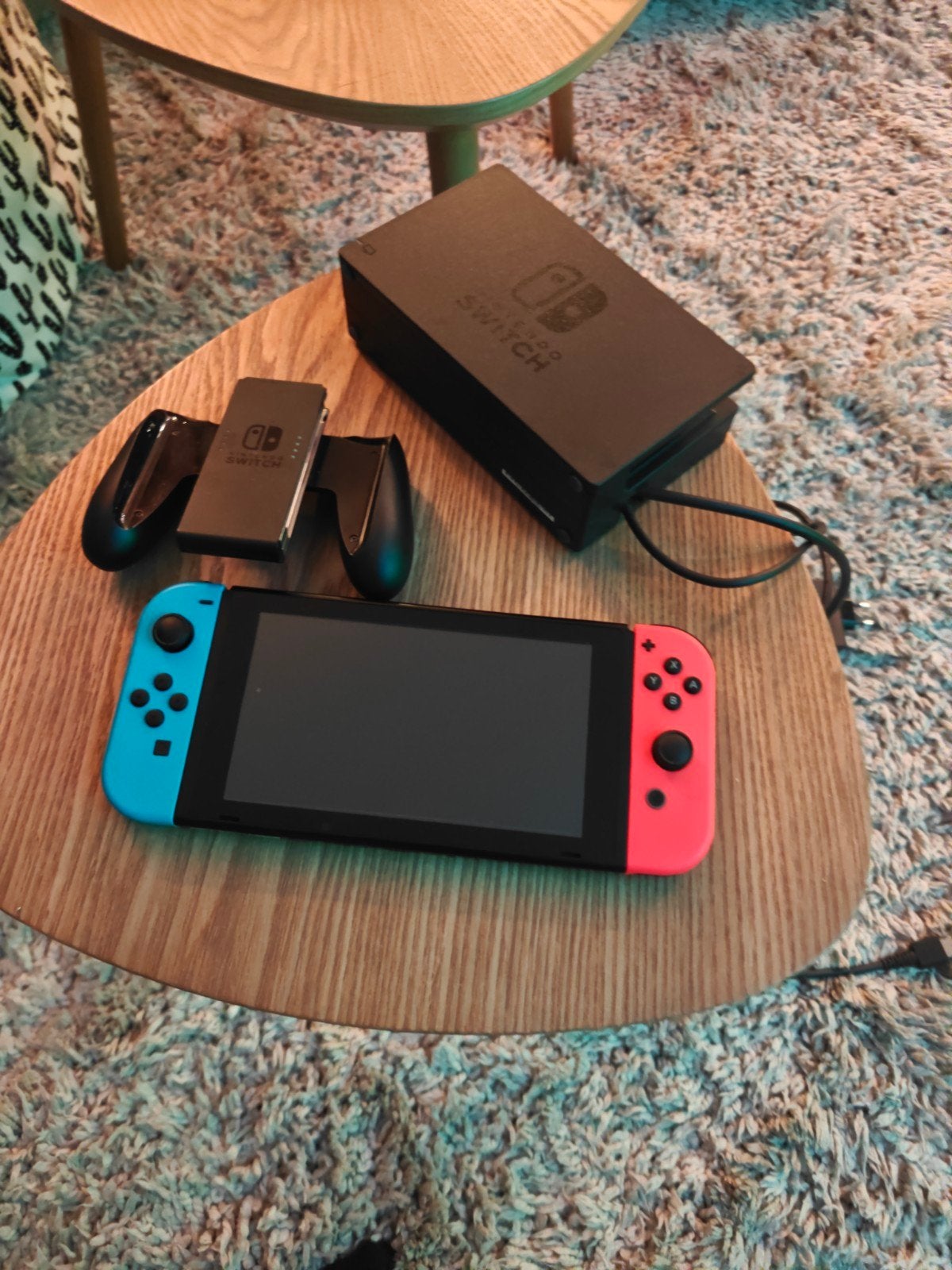 Nintendo Switch, Spelcomputers en Games, Ophalen, Zo goed als nieuw, Met 2 controllers, Switch Original