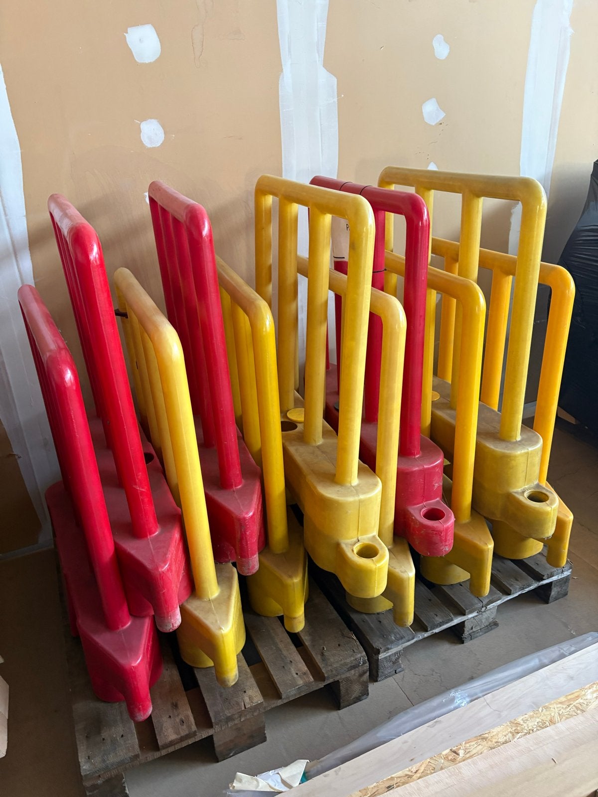 Steigerhekken / Afzettingen - Rood & Geel, Ophalen, Gebruikt, Overige typen, Minder dan 2 meter