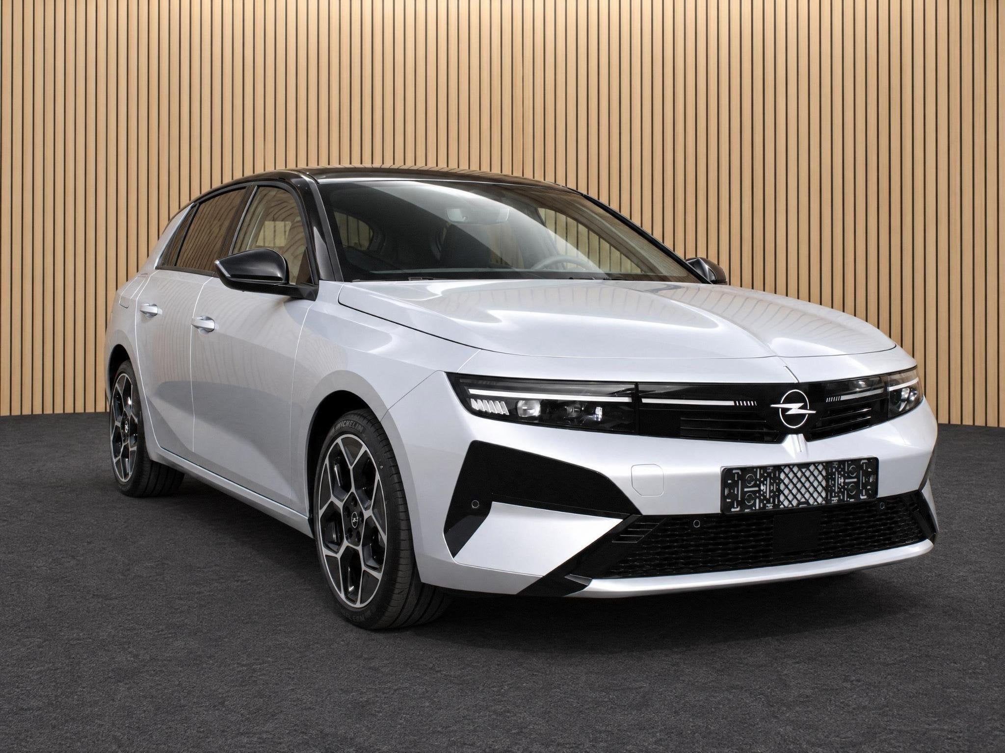 Opel Astra 1.6 Turbo Plug In Hybrid Ultimate VOORRAAD KORTIN, Auto's, 12 maanden, 4 cilinders, Alcantara, Plug-in hybride