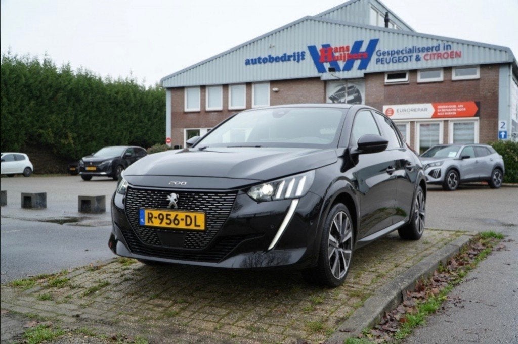 Peugeot 208 GT 1.2-100pk 5-DEURS  -incl .rijklaar kosten & 1, Auto's, Panoramadak, 101 pk, Gebruikt, Euro 6