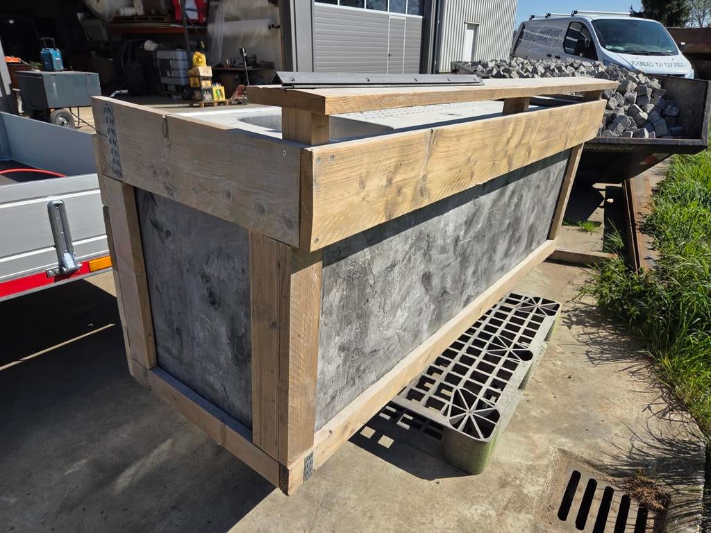 Industriële bar met betoncirelook en steigerhout, Ophalen of Verzenden