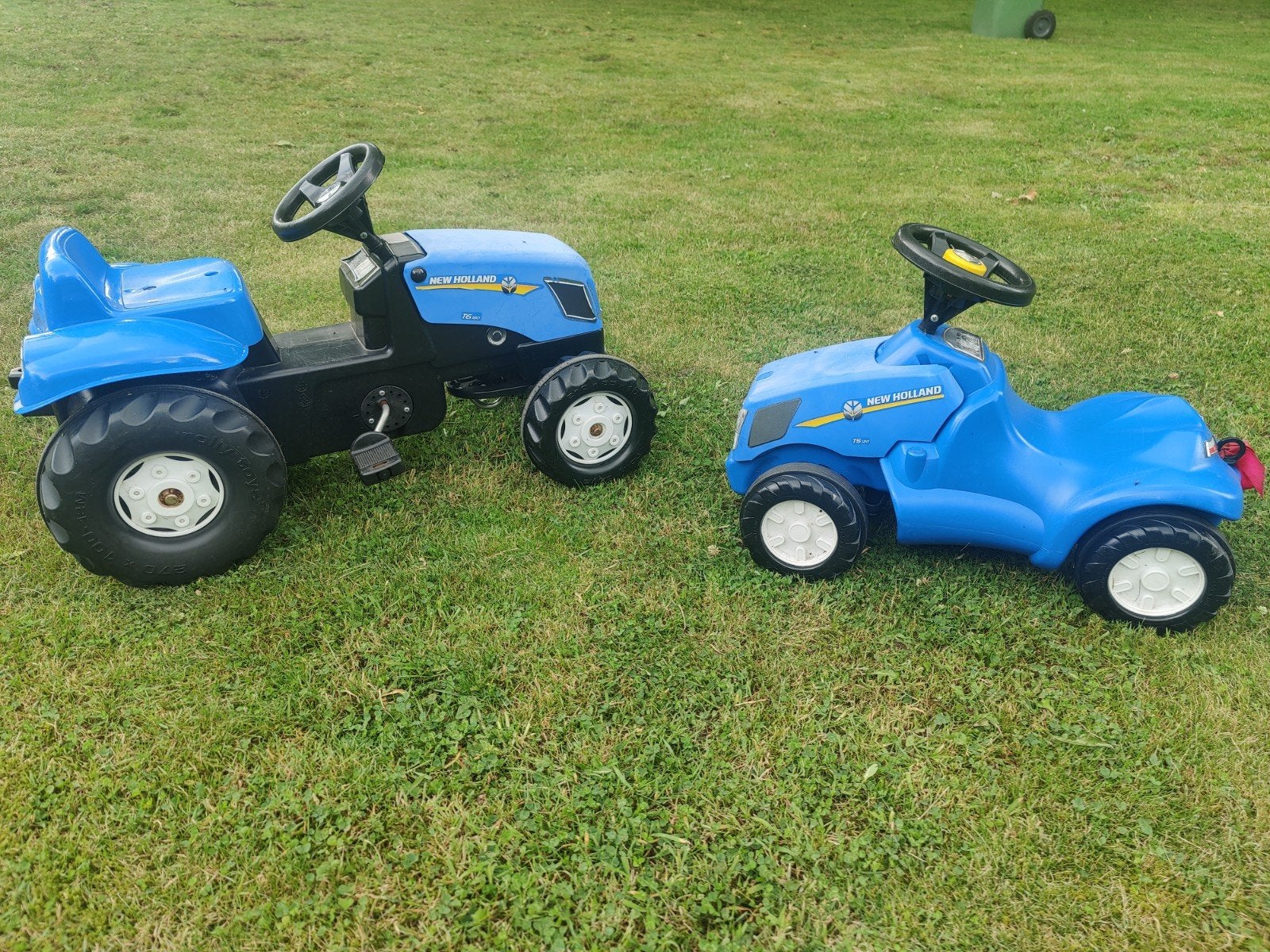 New Holland Traptractor - Blauw, Kinderen en Baby's, Speelgoed | Buiten | Voertuigen en Loopfietsen, Ophalen, Gebruikt, Trapvoertuig