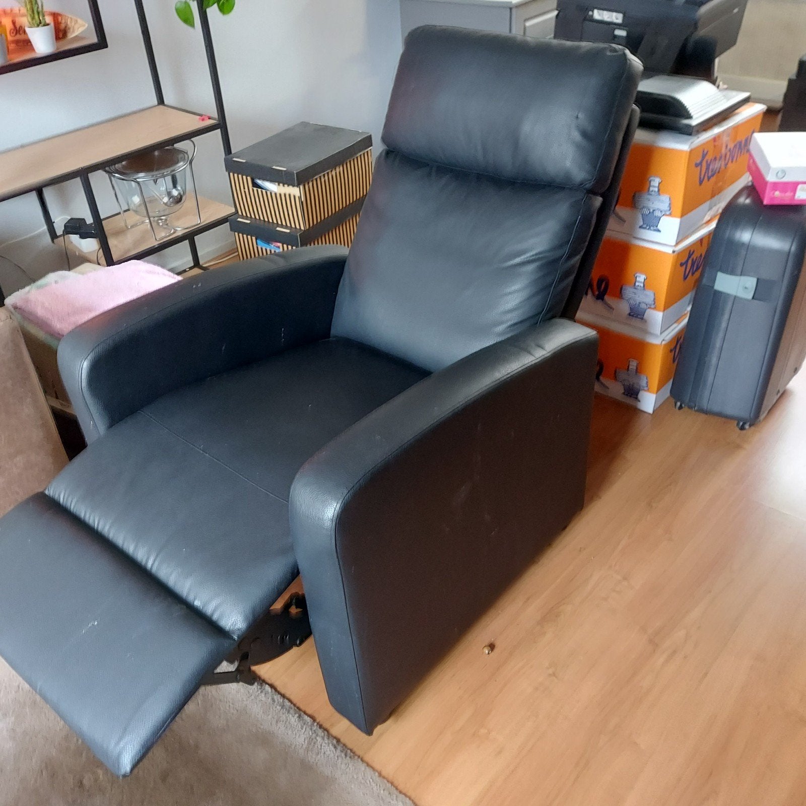 Comfortabele zwarte massage stoel, Huis en Inrichting, Fauteuils, Gebruikt, 100 tot 125 cm, Leer, Ophalen of Verzenden