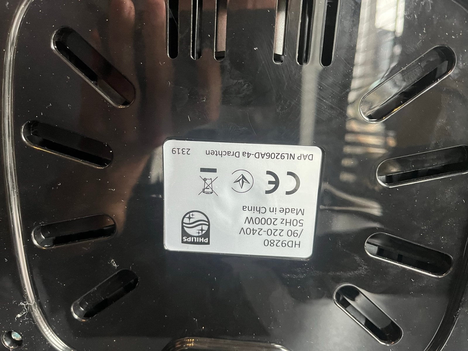 Foto 4 van Philips Essential Airfryer XL HD9280/90 met wifi