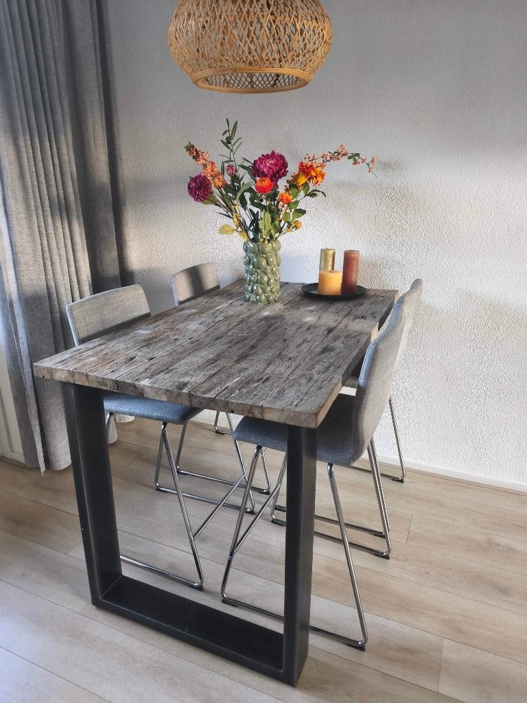 Moderne bartafel met 4 barkrukken, Ophalen, Gebruikt