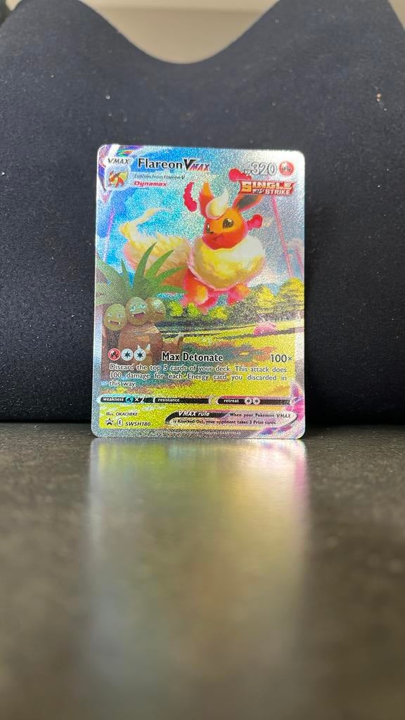 Pokemonkaart flareon vmax, Hobby en Vrije tijd, Verzamelkaartspellen | Pokémon, Ophalen of Verzenden, Nieuw