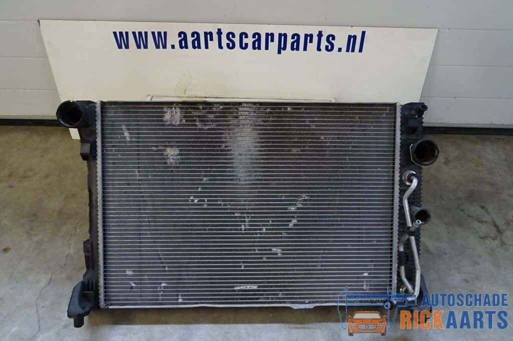 MERCEDES BENZ C KLASSE W204 RADIATEUR A2045002203, Gebruikt, -, Ophalen of Verzenden, -