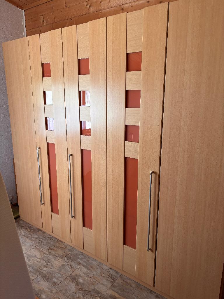 Grote kast zeer goedkoop af te halen, Huis en Inrichting, Ophalen, Gebruikt, 200 cm of meer, 200 cm of meer
