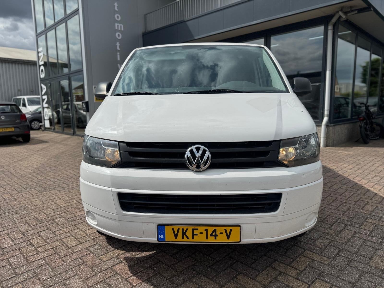Volkswagen Transporter 2.0 L2H1 benzine grijs kenteken 3-zit, Auto's, Voorwielaandrijving, Euro 5, Gebruikt, 4 cilinders