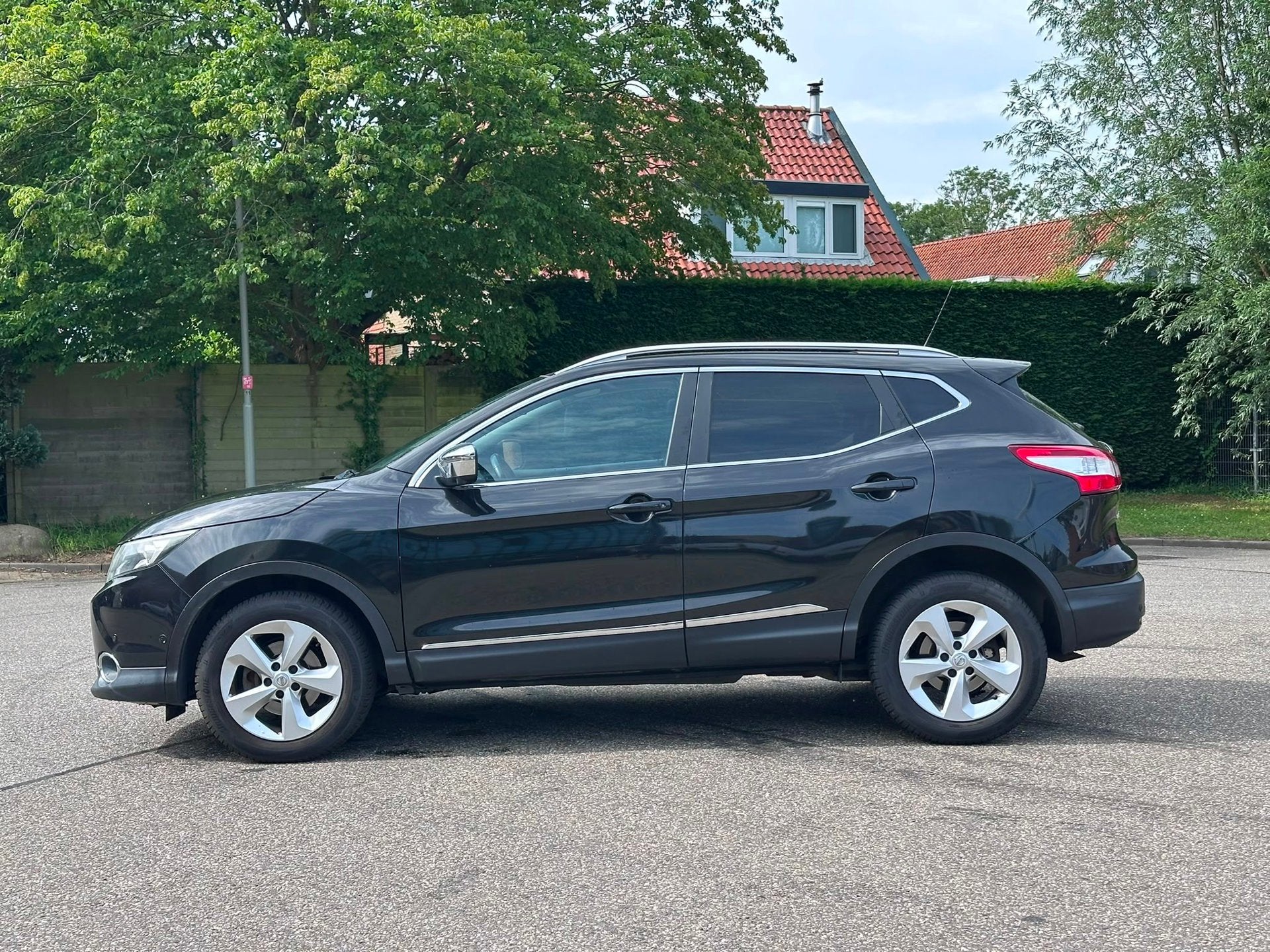 Nissan Qashqai 1.2 Tekna Automaat*360 Camera*Pano*Leder*Navi, Auto's, Dealer onderhouden, Gebruikt, 4 cilinders, 116 pk
