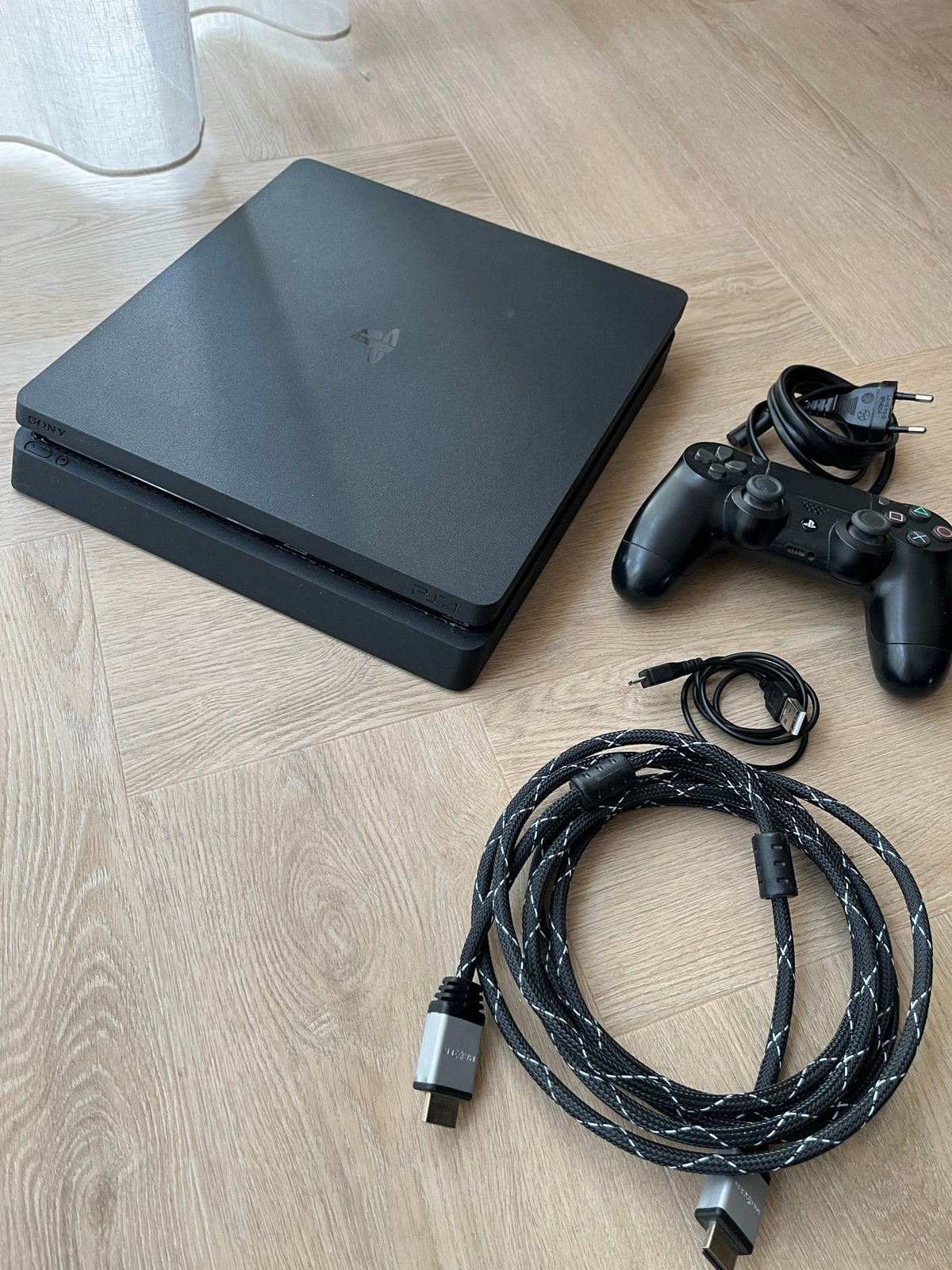 Sony PlayStation 4 Slim 500GB met 1 controller, Spelcomputers en Games, Spelcomputers | Sony PlayStation 4, Ophalen, 500 GB, Zo goed als nieuw