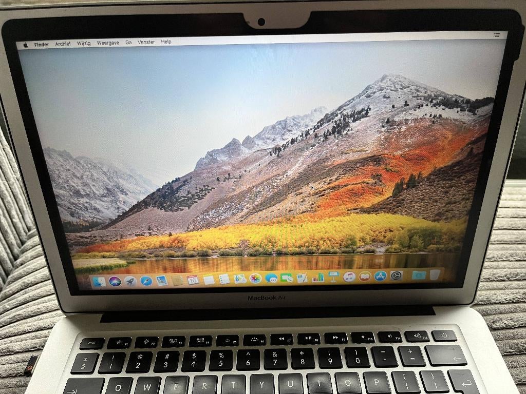 Apple MacBook Air (13 inch, 2017) zilver., Computers en Software, Apple Macbooks, Gebruikt, 13 inch, Minder dan 2 Ghz, Ophalen of Verzenden