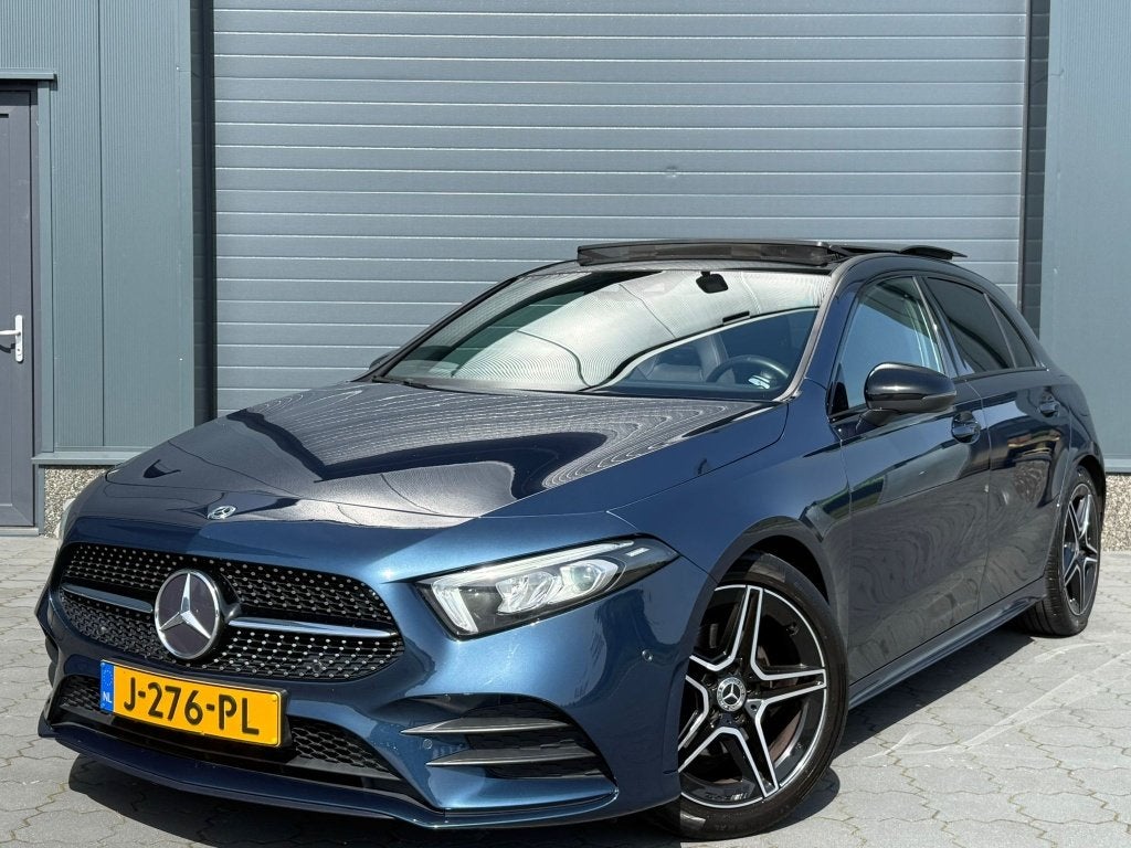 Mercedes-Benz - A180 Business Solution AMG - Pano - Camera, Auto's, Dealer onderhouden, 136 pk, 4 cilinders, Blauw