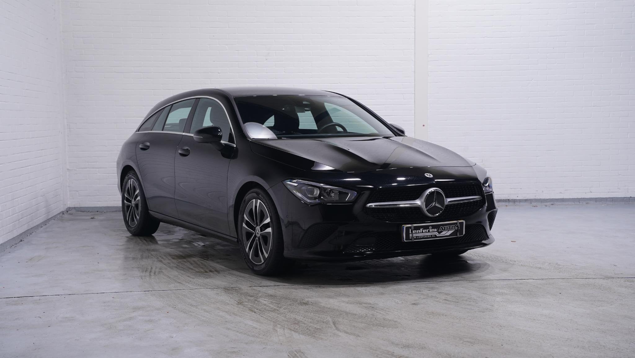 Mercedes-Benz CLA-klasse Shooting Brake 180 Business Line NA, Auto's, CLA, Gebruikt, 4 cilinders, Zwart