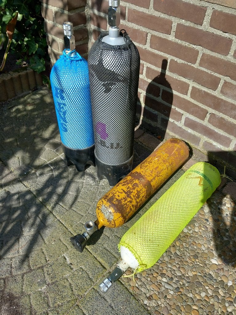 duikflesjes (zwembad), Ophalen, Gebruikt, Duikfles