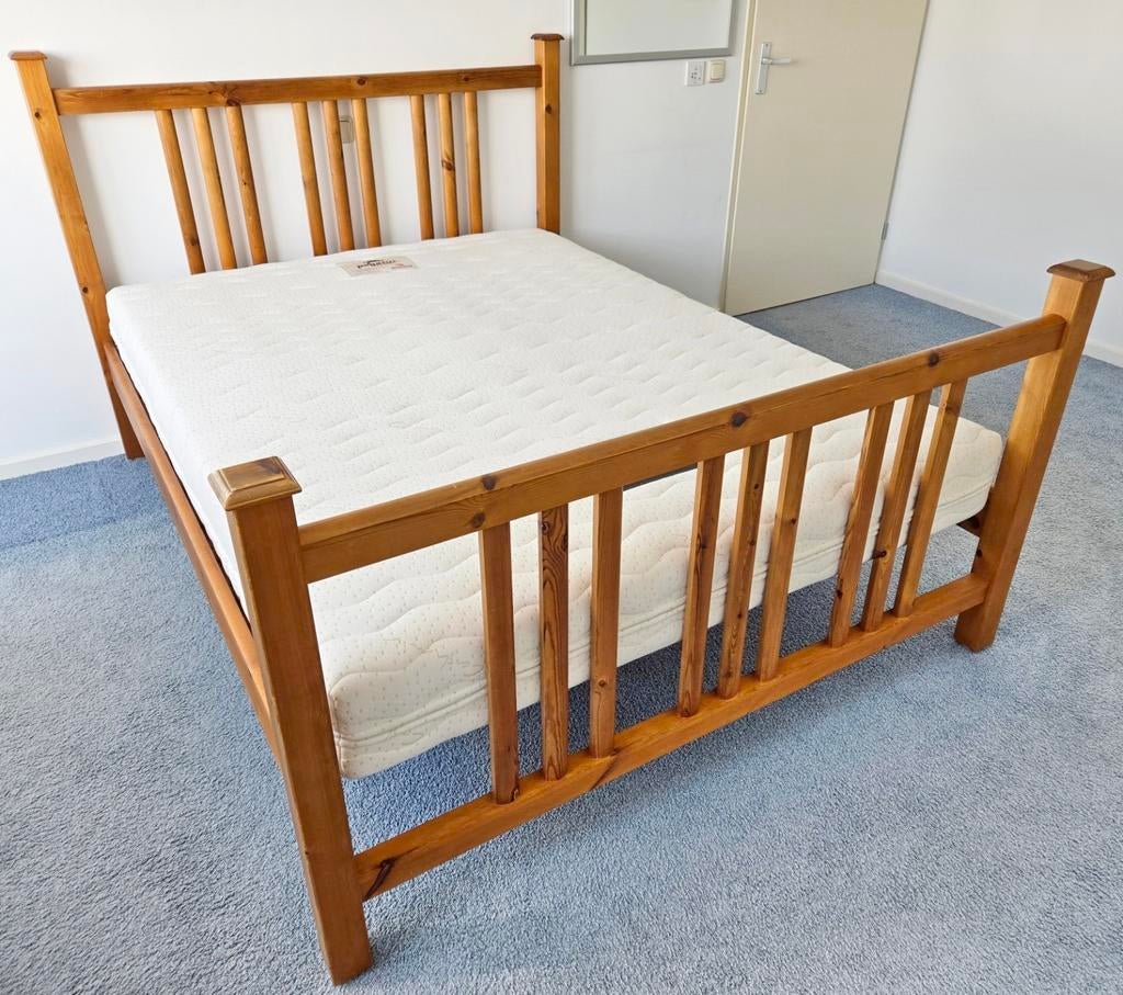 Habitat Charbury Bed met Pegasus Pocketveer Matras 150x250cm, Huis en Inrichting, Slaapkamer | Bedden, Ophalen, Gebruikt, Tweepersoons
