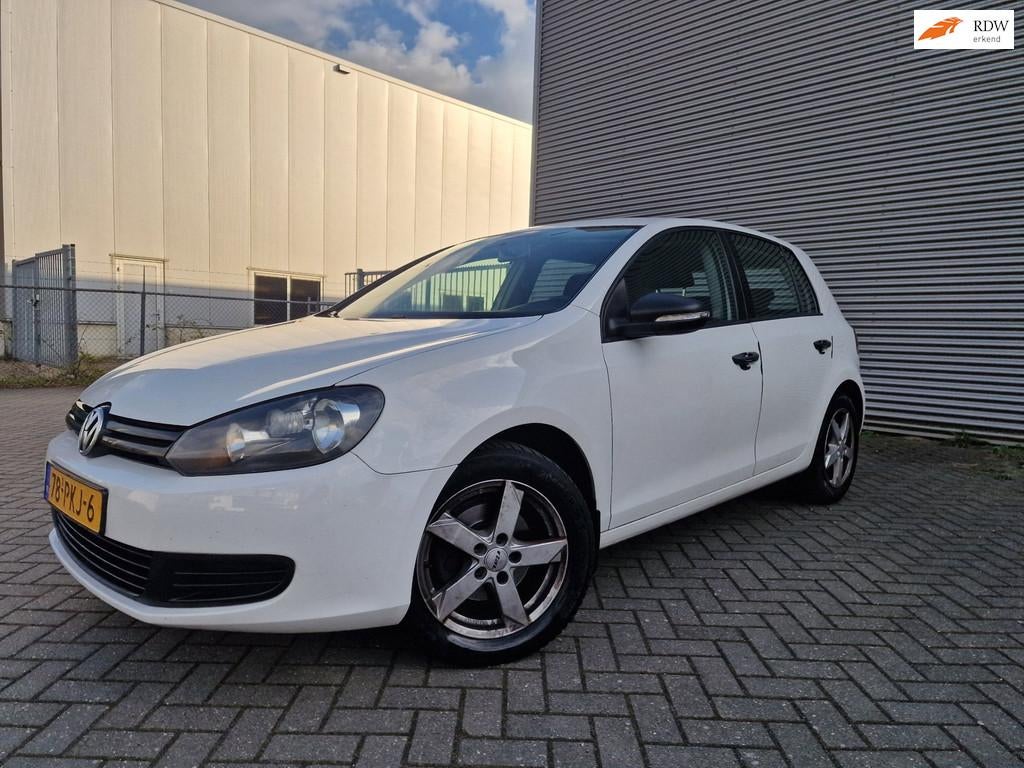 Volkswagen Golf 1.6 TDI Trendline CARPLAY NAVI BOEKJES, Auto's, Voorwielaandrijving, Euro 5, Gebruikt, 4 cilinders