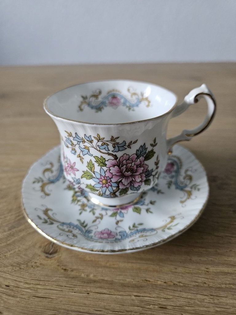 Royal standard Fine bone China England Manderin kop schotel, Ophalen