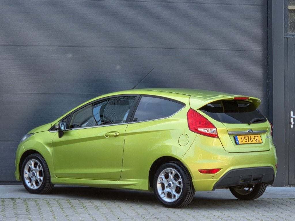 Ford Fiesta 1.4 Titanium luxe uitgevoerd apk 05'27!, Euro 5, Gebruikt, 31 €/maand, 4 cilinders